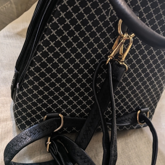 Next2New backpack - Picture 3 of 8